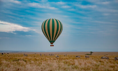 Balloon safari over the Serengeti in a Tanzania Fly-In Safari